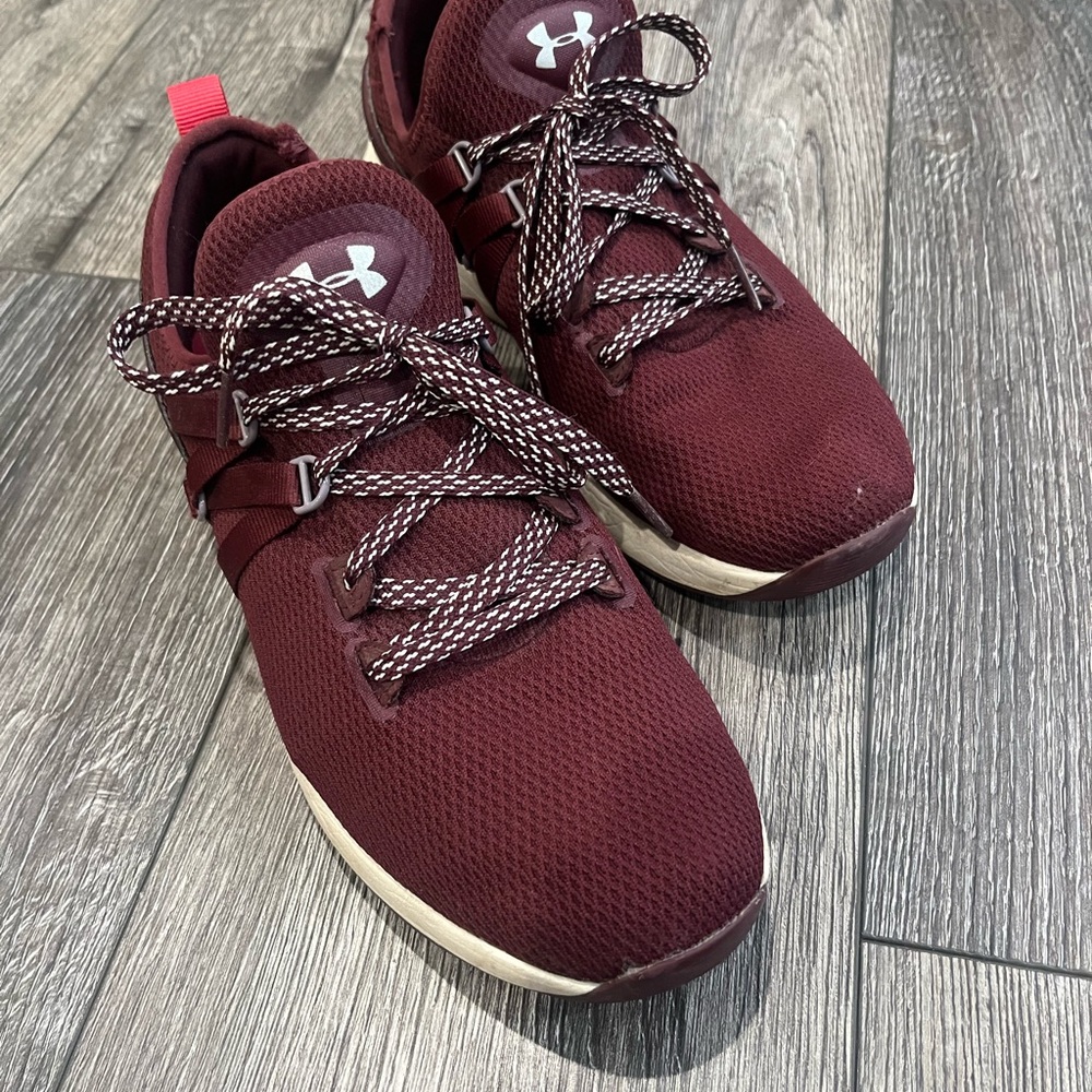 Under Armour Red Sneakers with Breathable Mesh and Sleek Design